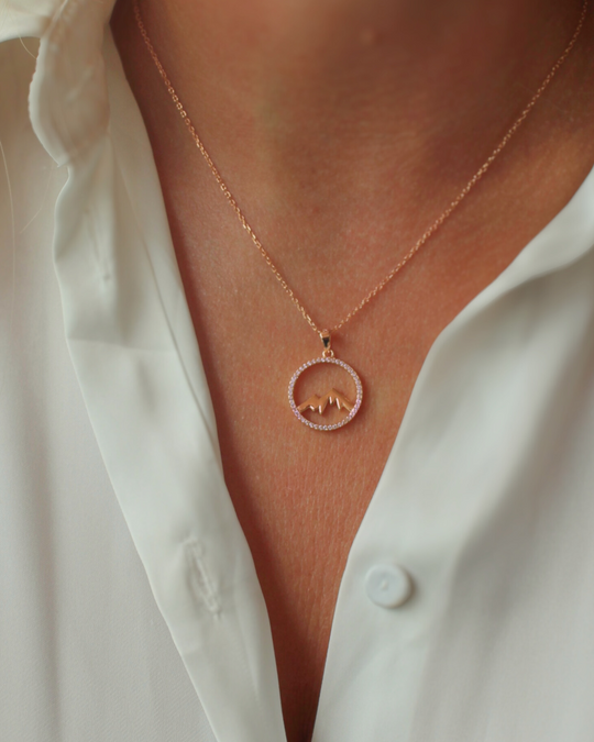 Berghalskette mit steinen in sterlingsilber 14kt vergoldet