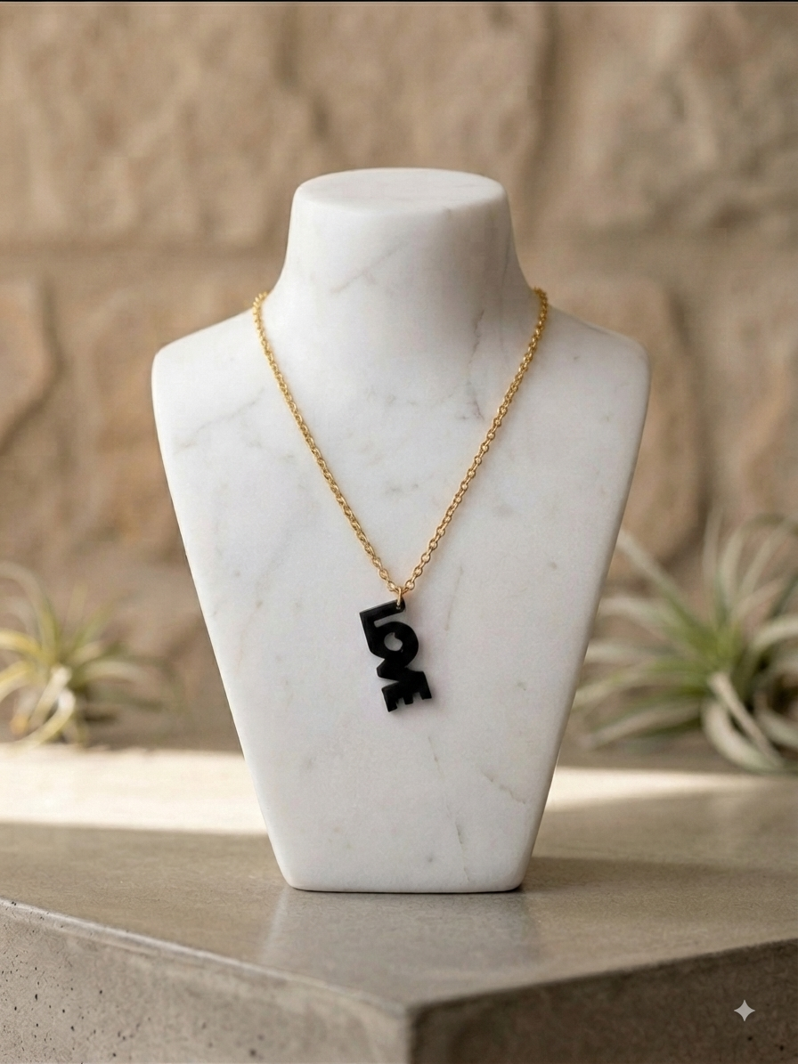 Halskette „Love“ black