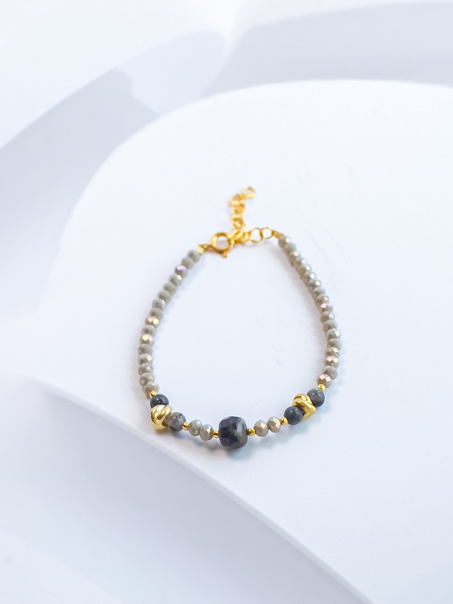 Steinarmband Gelbgold - Niva - Lovesign - Handmade in Tyrol