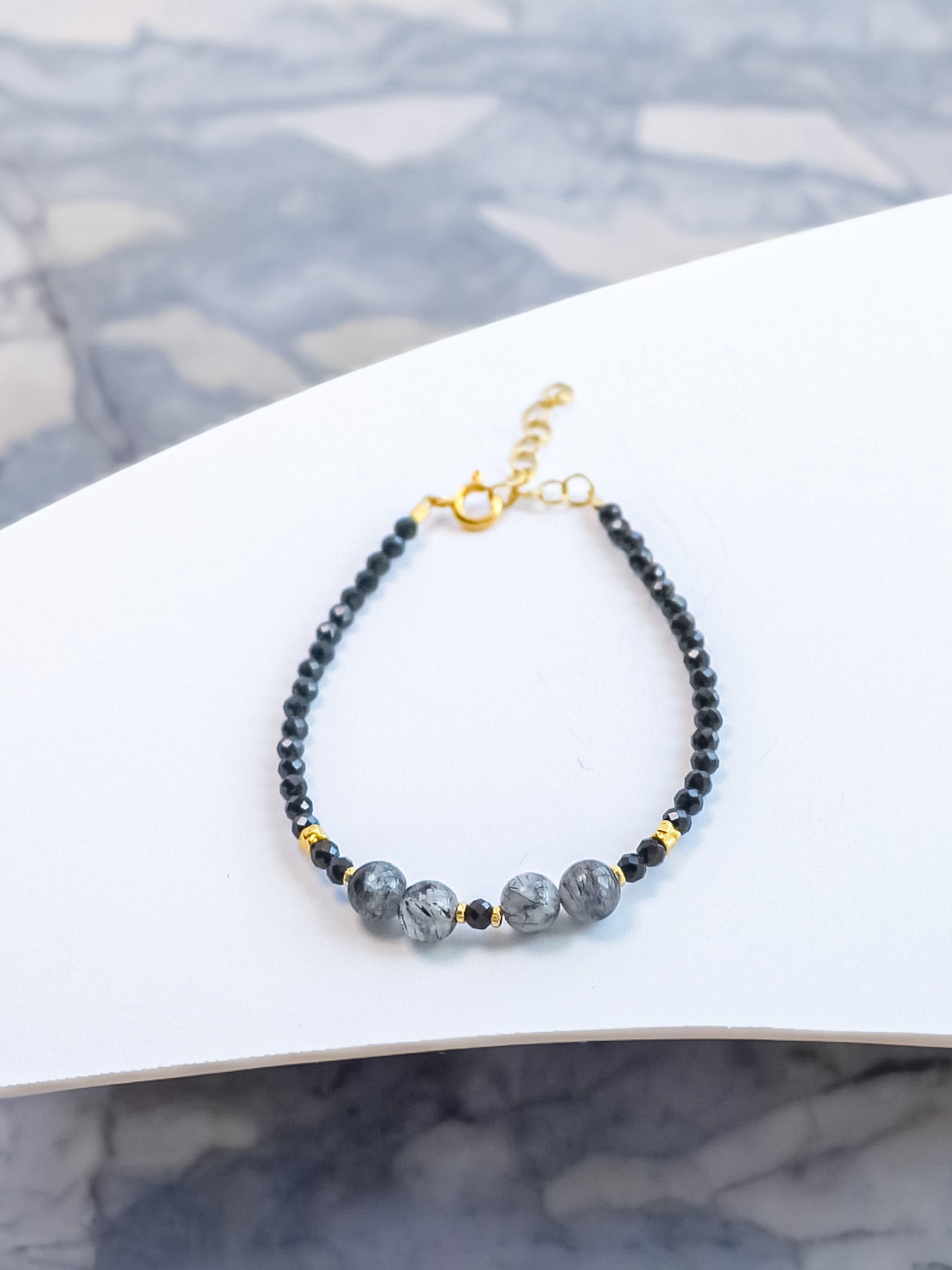 Steinarmband Gelbgold - Lunara - Lovesign - Handmade in Tyrol