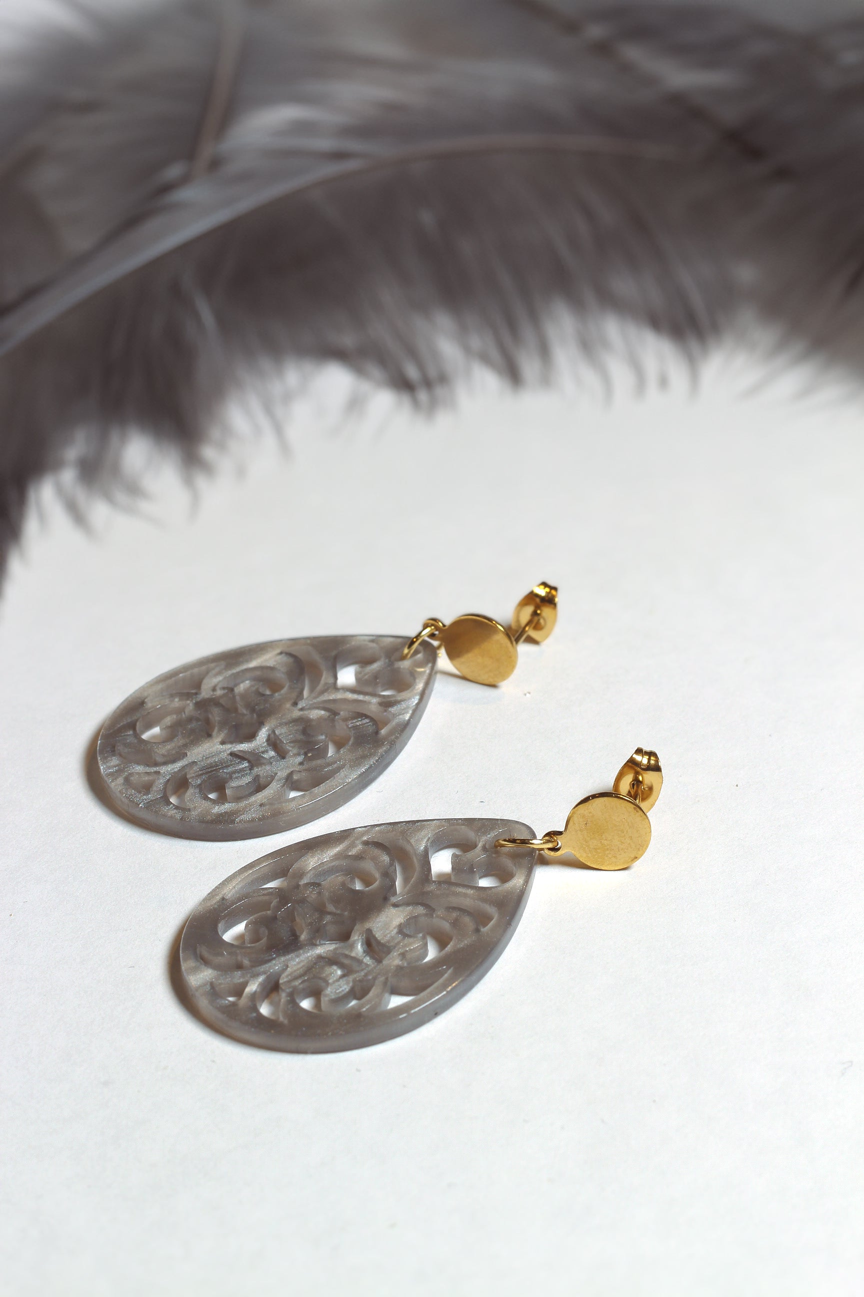 Ohrringe - Grey Ice - Lovesign - Handmade in Tyrol