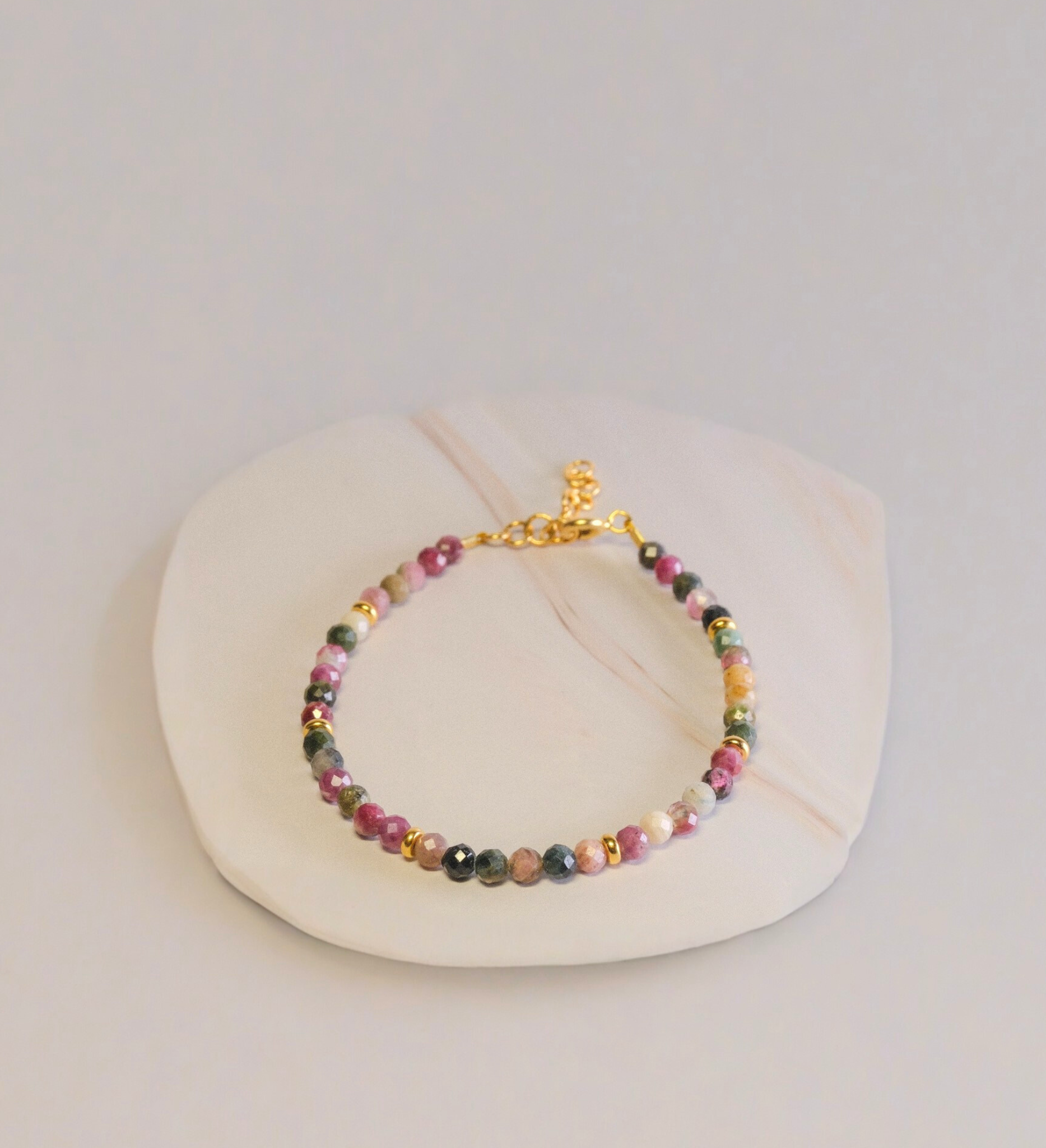 Steinarmband Gelbgold - Carezza - Lovesign - Handmade in Tyrol